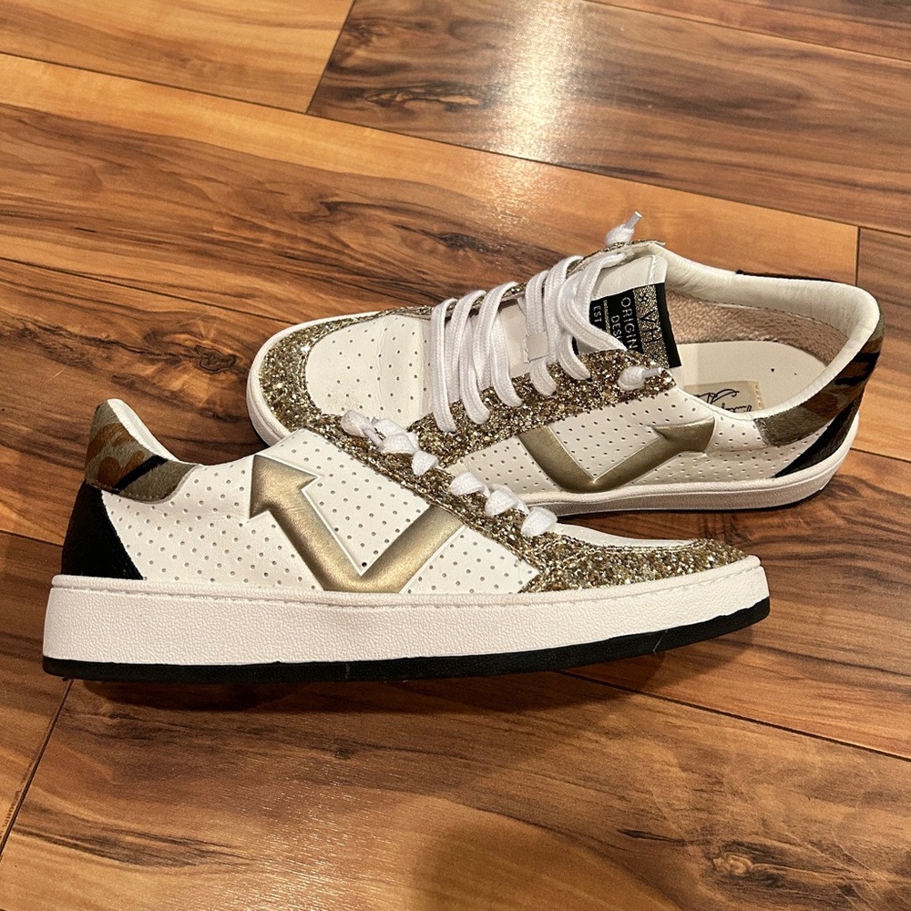 Vintage Havana White Gold Glitter Accent Sneakers